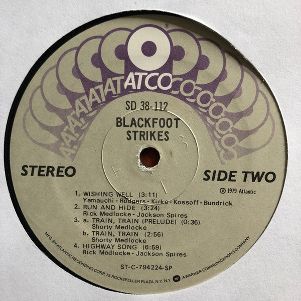 Blackfoot (3) : Strikes (LP,Album)