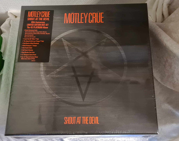 Mötley Crüe : Shout At The Devil (Deluxe Edition,Limited Edition)