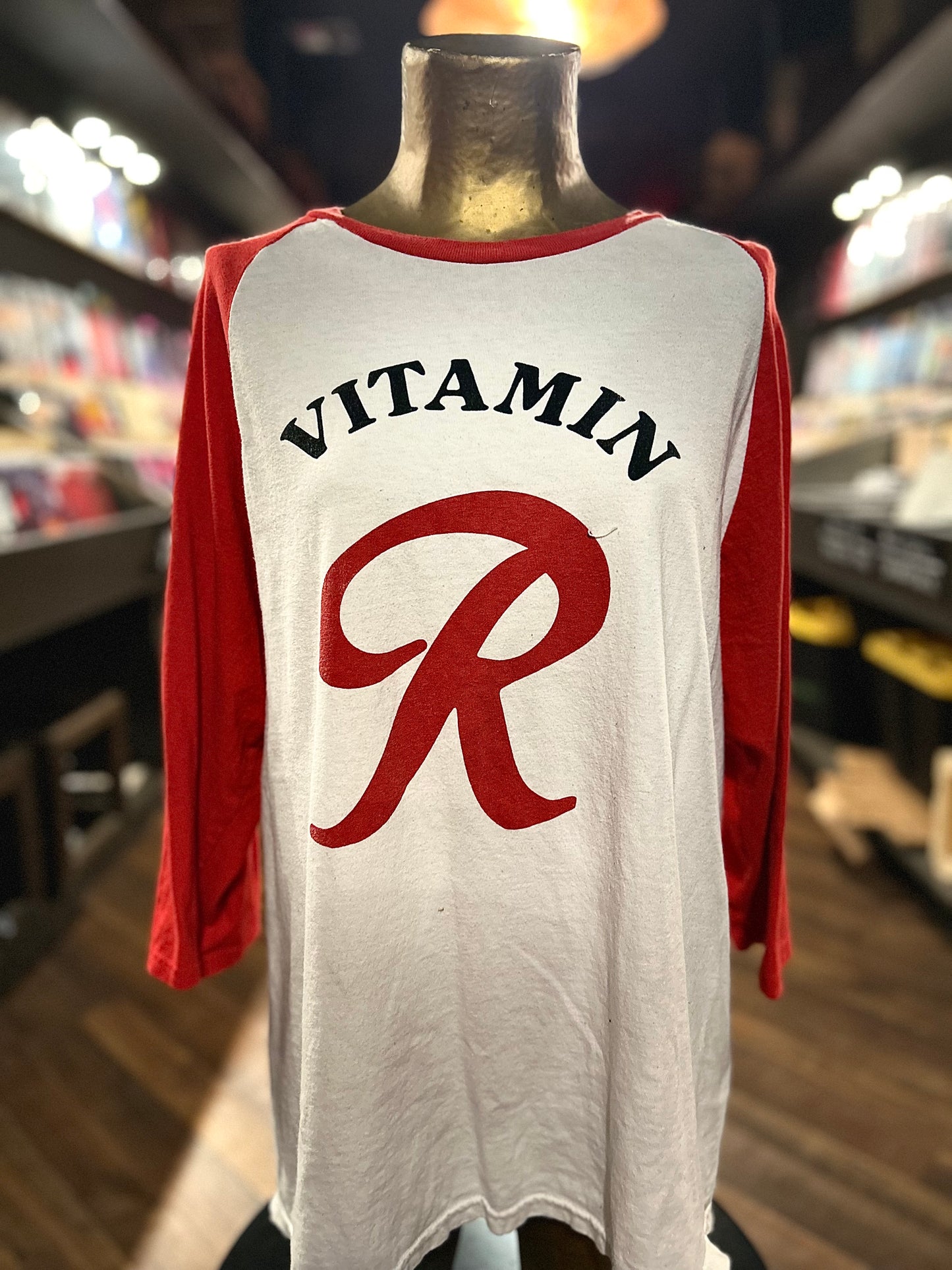 Rainer Tee (L)