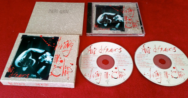 Ani DiFranco : Living In Clip (Album)