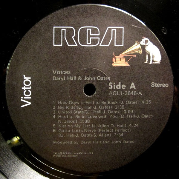 Daryl Hall & John Oates : Voices (LP,Album,Repress)